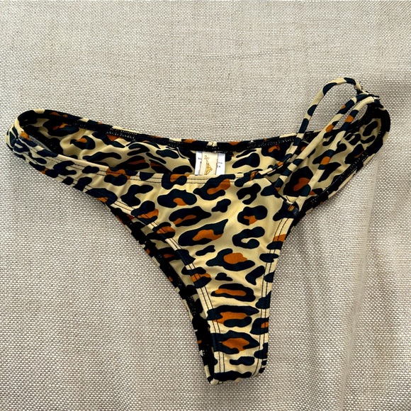 Tyler Rose Leapord Print Bikini Bottom - Picture 1 of 5